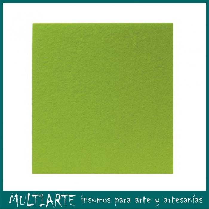 Fieltro color verde claro 23,5 x 30,5 cm